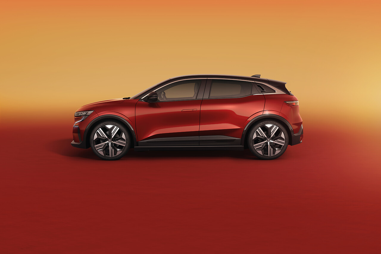 Renault Megane E-Tech electric con 3.000€ di incentivi Renault per tutti​ e in caso di incentivi statali pari a 11.000 €