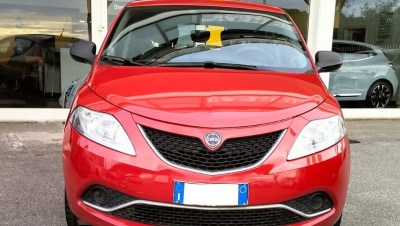 Ypsilon 5 Porte 1.2 69cv Black and Noir S&S