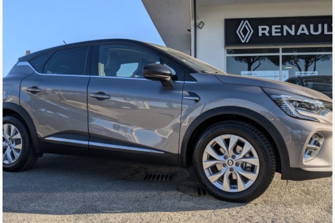 Captur 1.6 E-Tech hybrid Intens 145cv auto Captur 1.6 E-Tech hybrid Intens 145cv auto